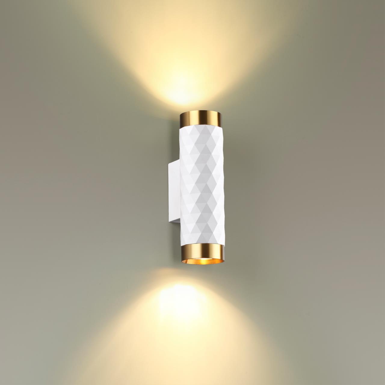 Настенный светильник ODEON LIGHT HIGHTECH AD ASTRUM белый, золотой