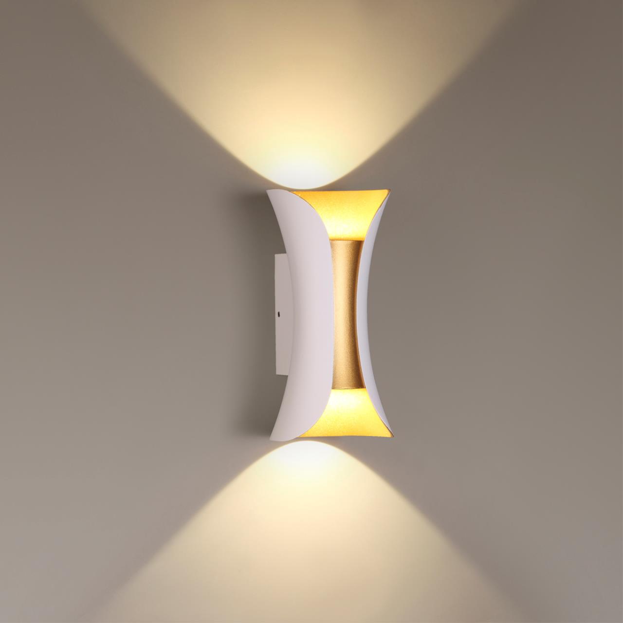 Настенный светильник ODEON LIGHT HIGHTECH KRISTA белый
