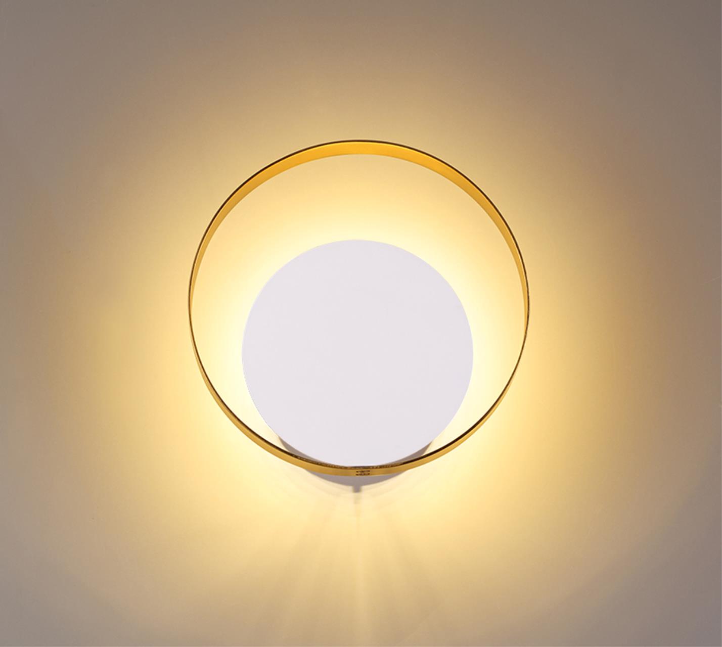 Настенный светильник ODEON LIGHT HIGHTECH MONDY золотой LED*1 7W 3000К плафон белый