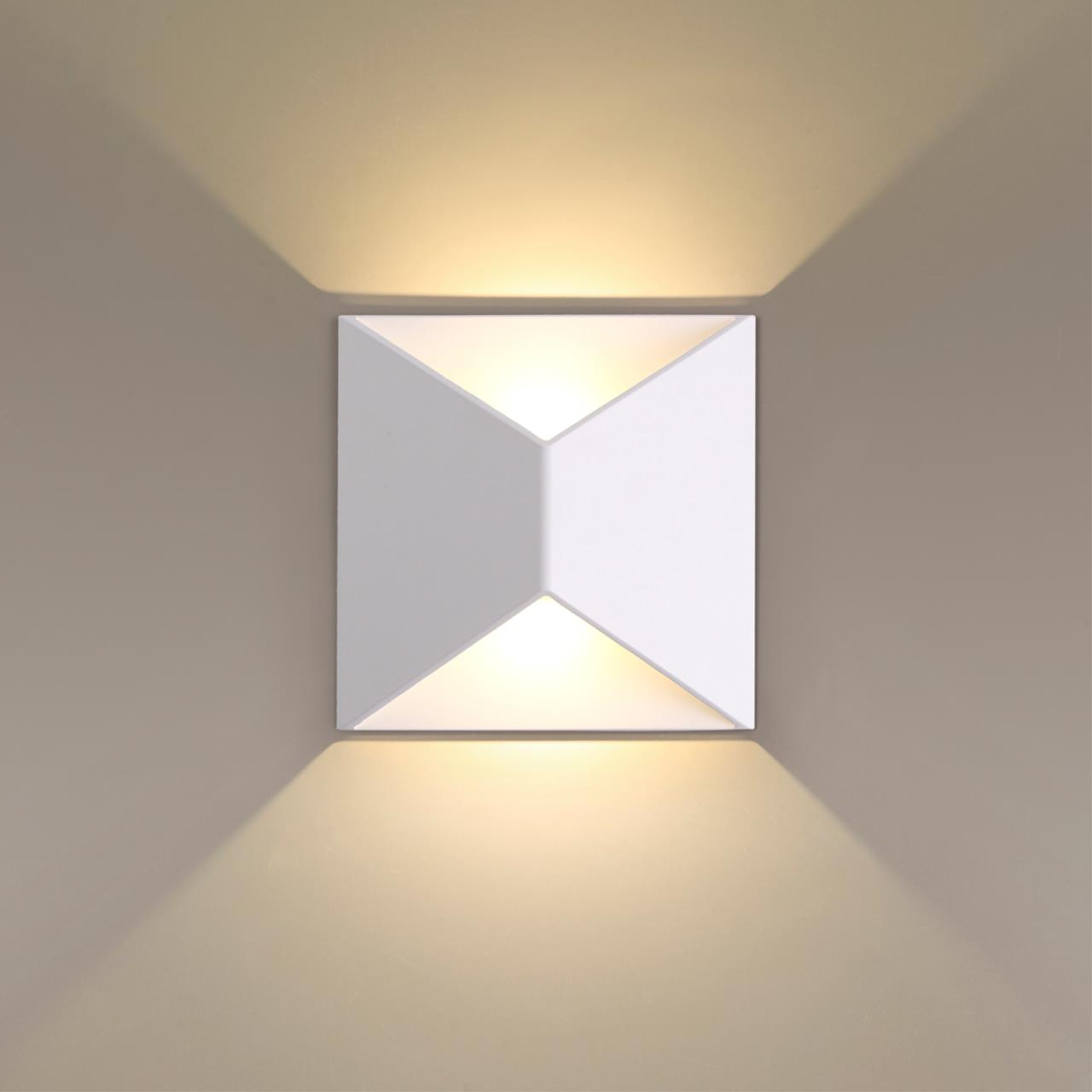Настенный светильник ODEON LIGHT HIGHTECH TIBRO белый